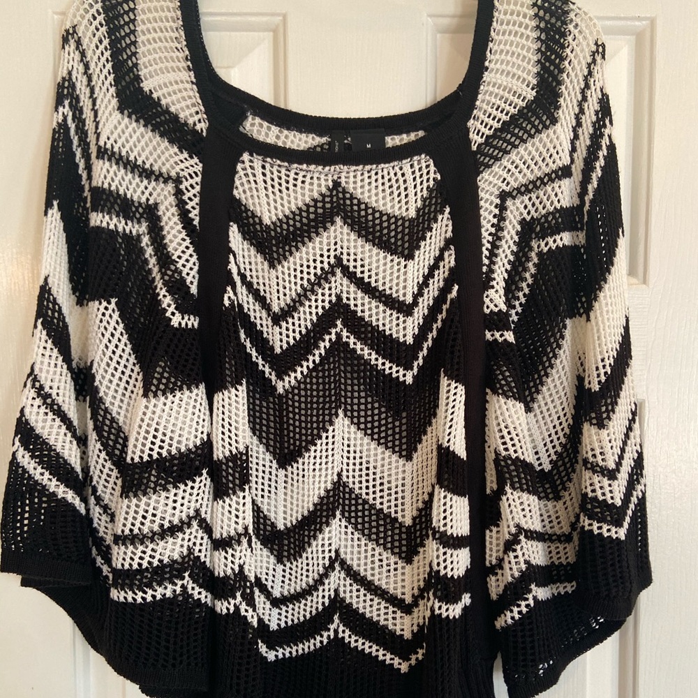 New directions Black and white bell sleeve light weight sweater
